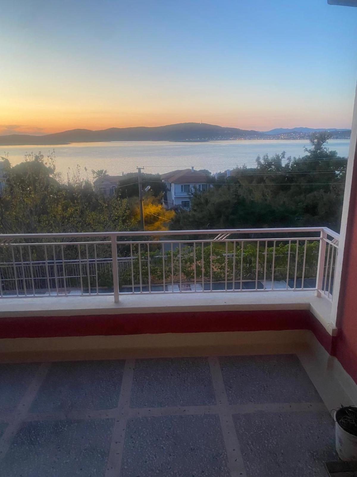 Tunc Hotel Ayvalik Exterior photo